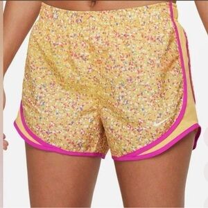 Nike Women's Tempo Icon Clash Printed Running Shorts in the Topaz Gold / size M